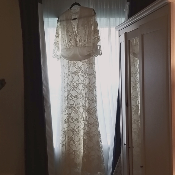Kiyonna size 1 (1x) stretchy lace wedding gown - Picture 1 of 7